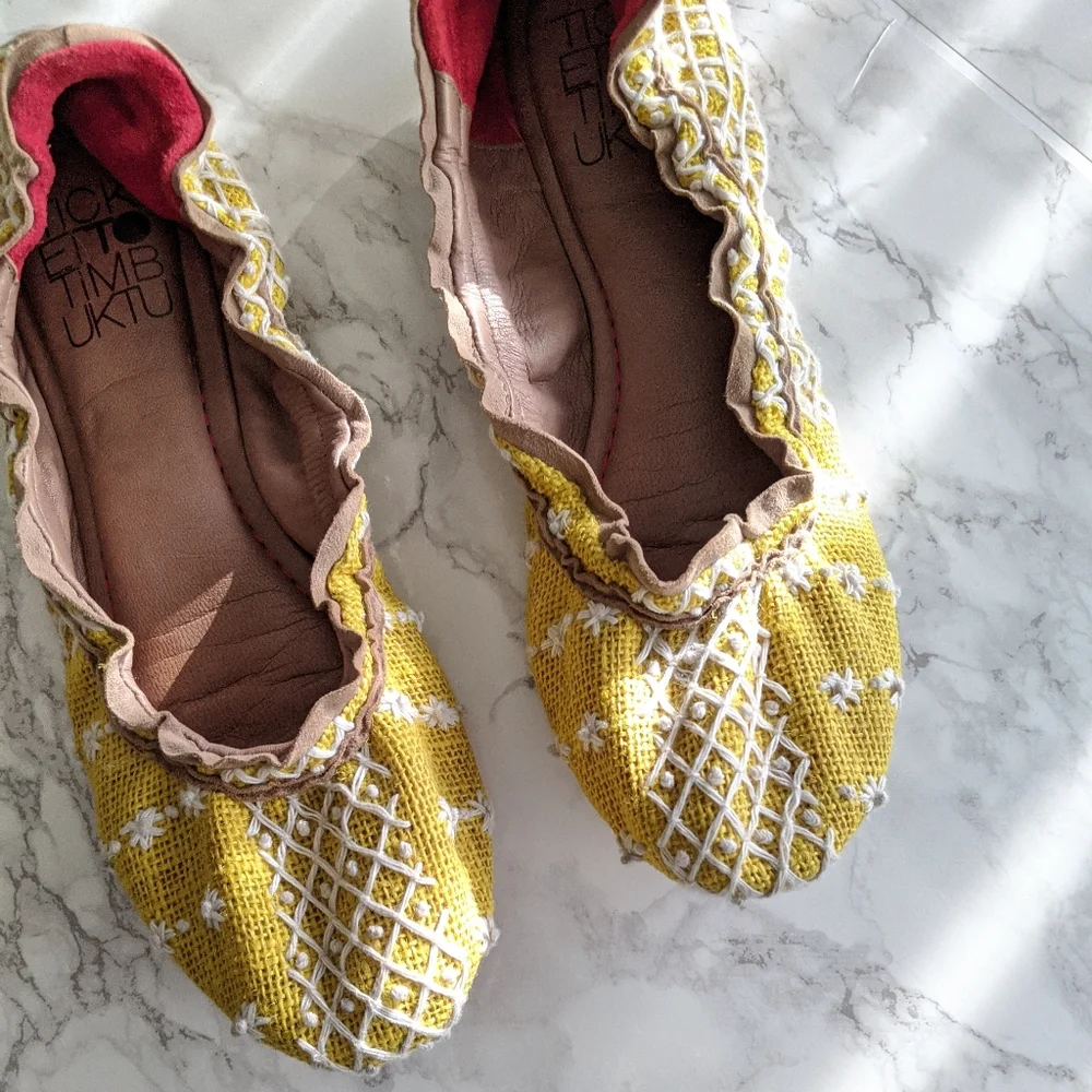 Ticket To Timbuktu ∆ Embroidered Flat - Picture 3 of 7